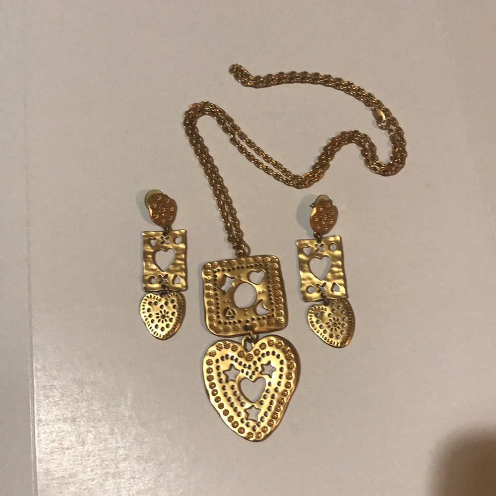 Matt gold plated long necklace and earrings set